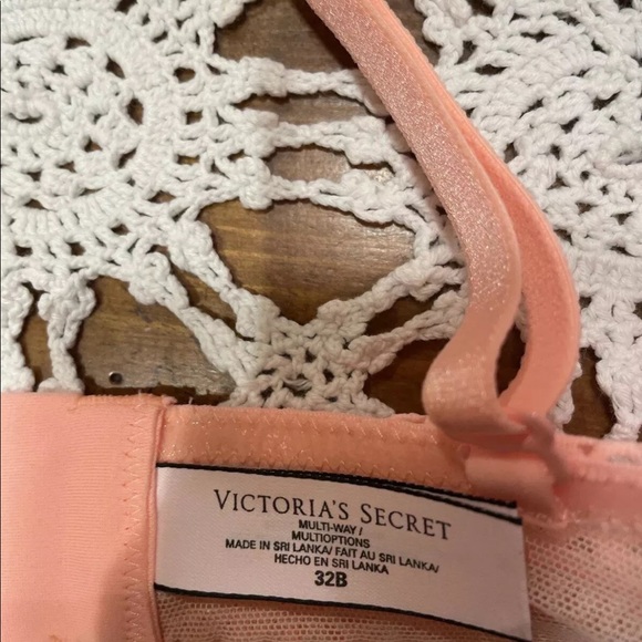 32B Victoria Secret bra - Picture 4 of 4